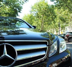 automobile-851738_1280